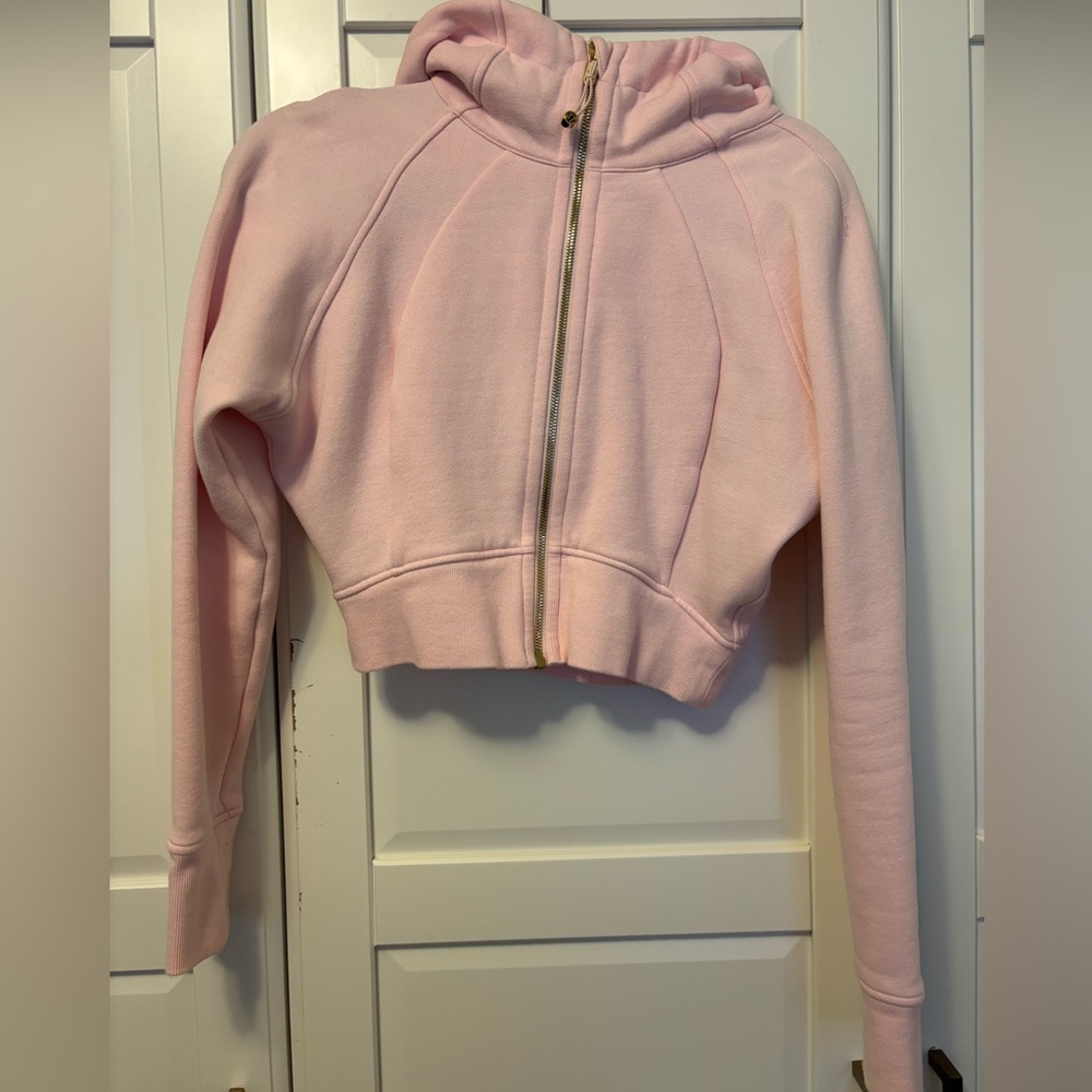 Lululemon Cropped Strawberry Milkshake Scuba